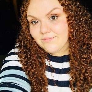 Meet your Posher, Alexis